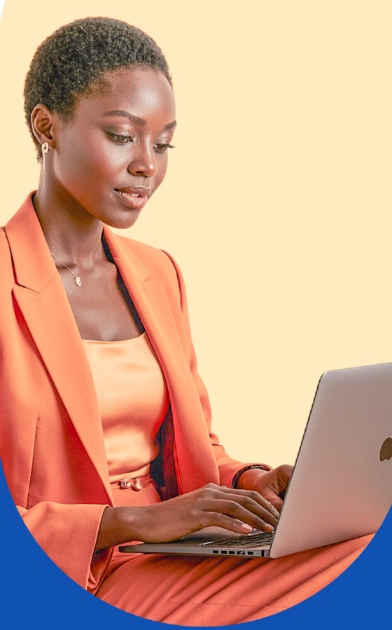 Professionnelle AMINA CORE au travail